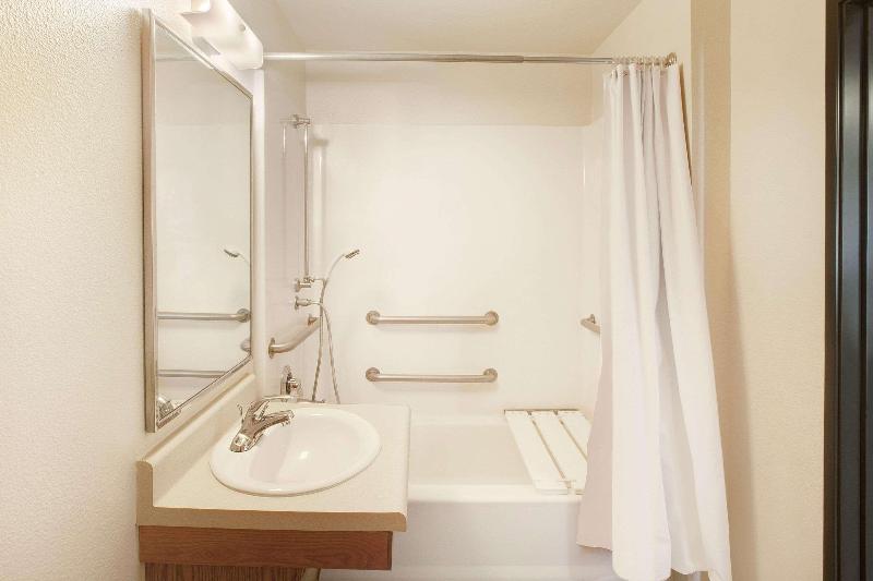 Woodspring Suites El Paso Airport image