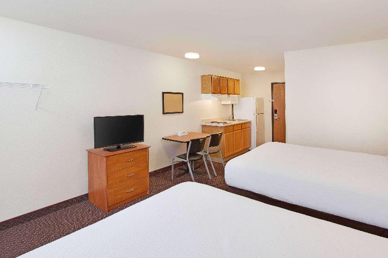 Woodspring Suites El Paso Airport image
