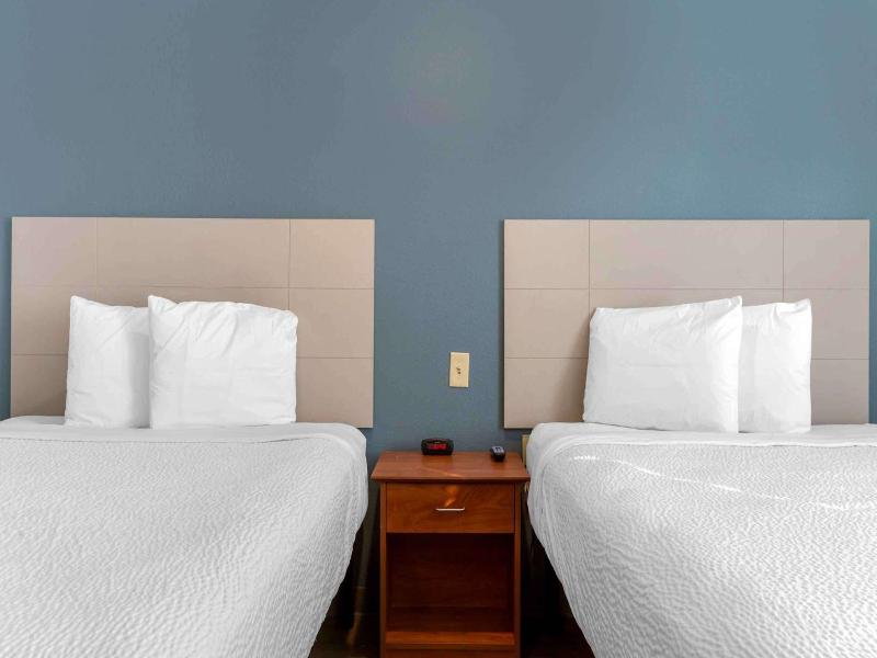 Woodspring Suites El Paso Airport image