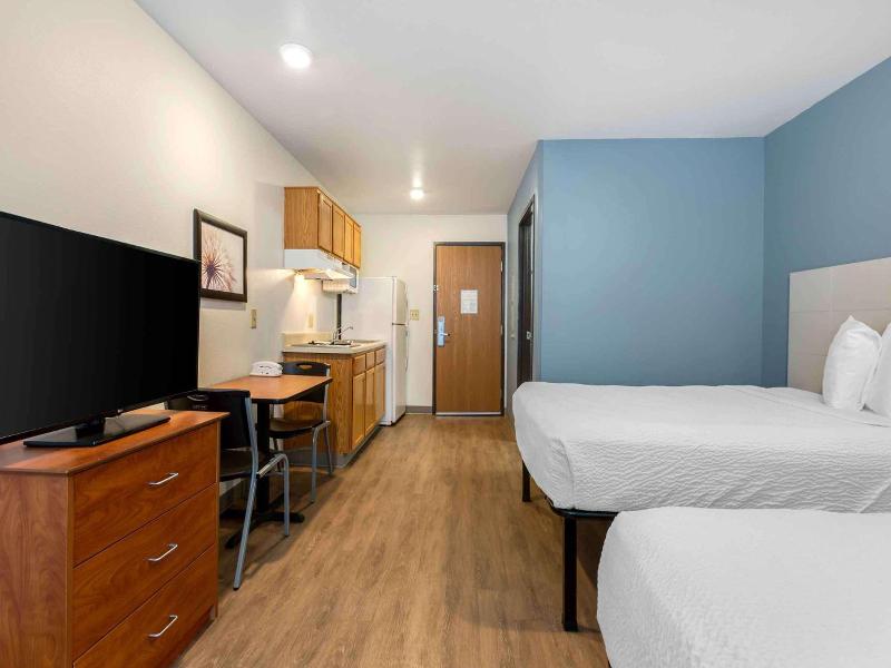 Woodspring Suites El Paso Airport image