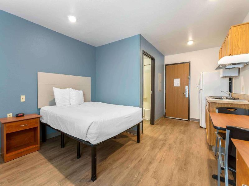 Woodspring Suites El Paso Airport image