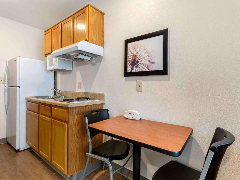 Woodspring Suites El Paso Airport image