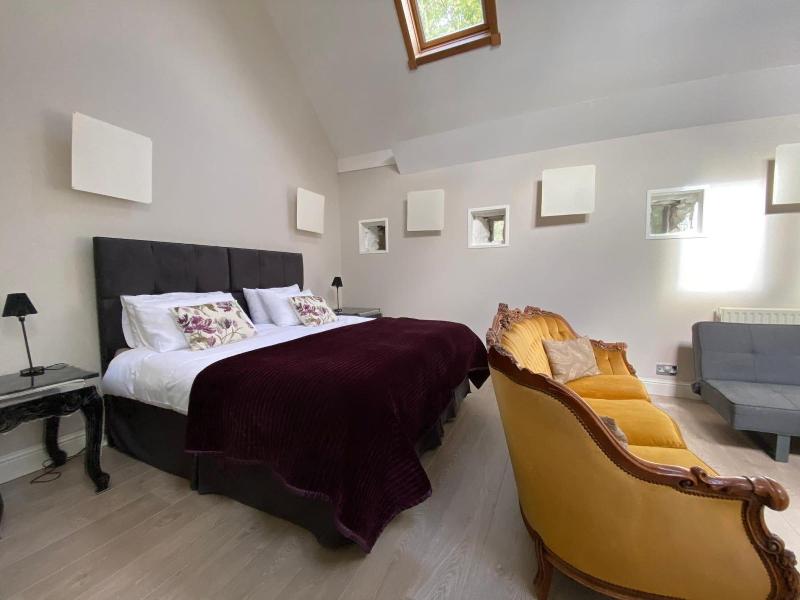 Toadhall Rooms image