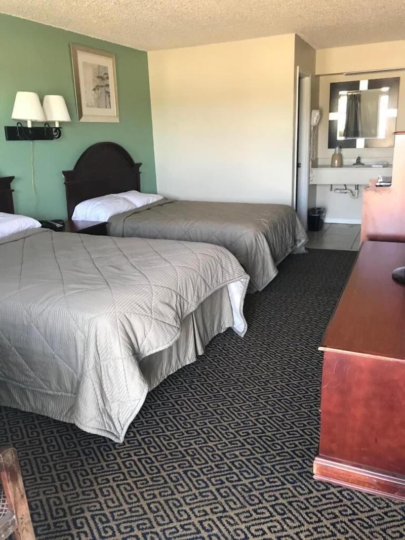 Lakeside Inn image