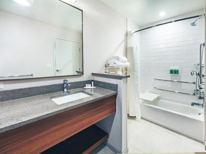Fairfield Inn & Suites by Marriott Tulsa Catoosa image
