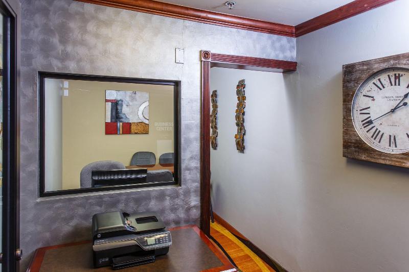 Hotel J Green Bay image