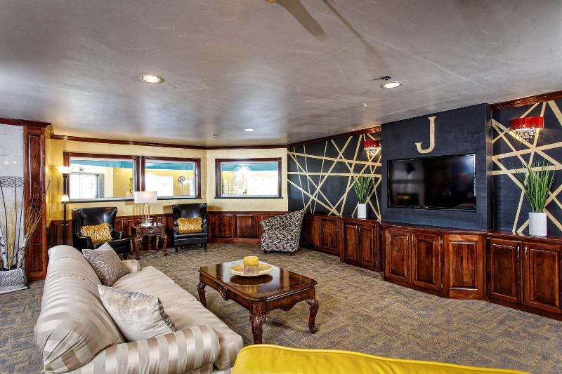 Hotel J Green Bay image