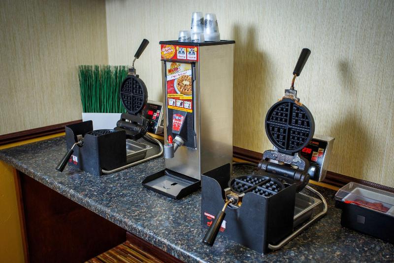 Hotel J Green Bay image