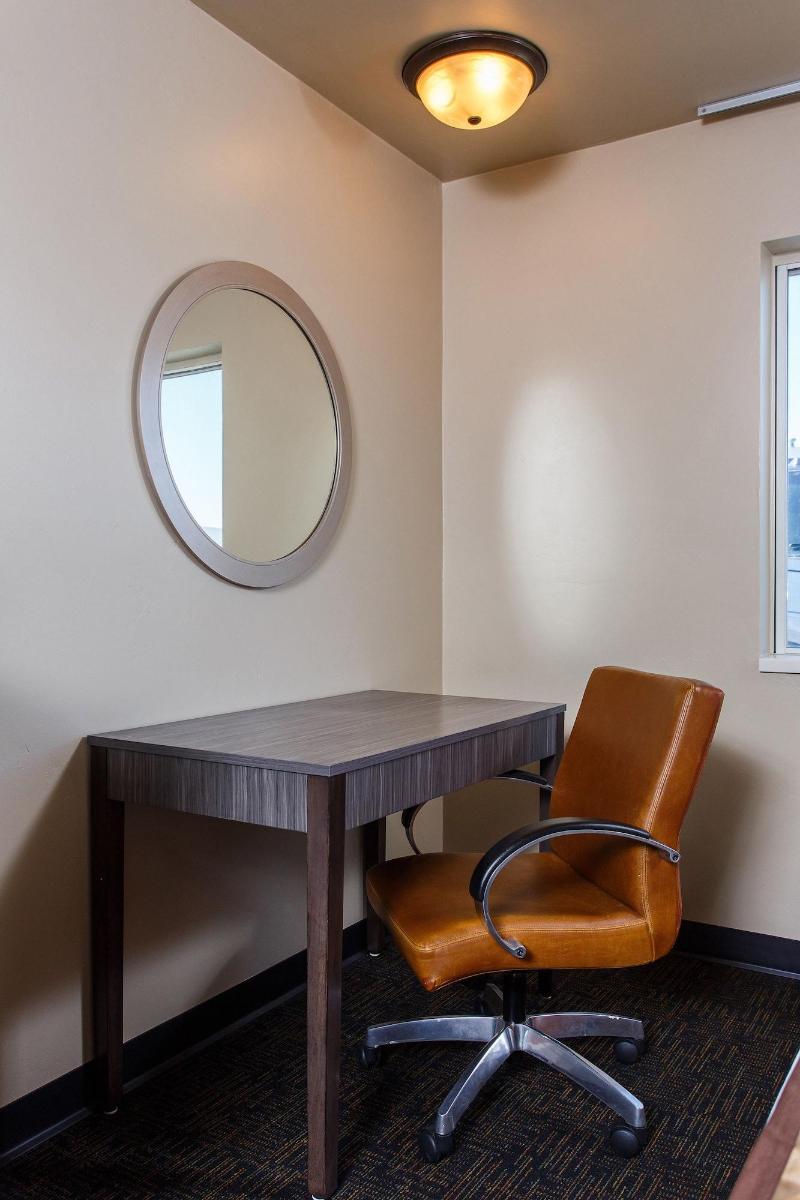 Hotel J Green Bay image