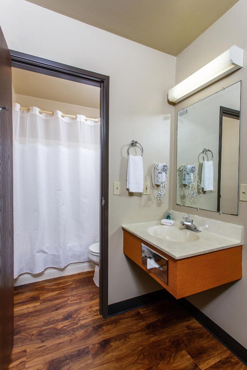 Hotel J Green Bay image