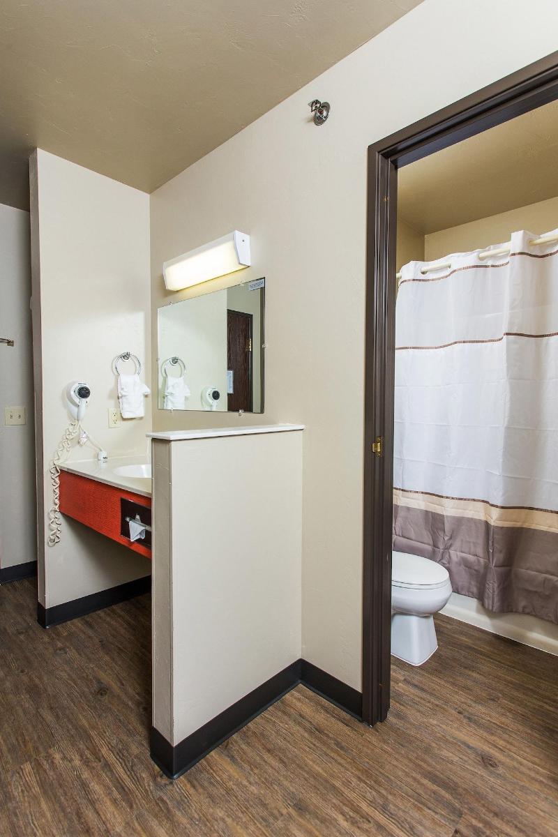 Hotel J Green Bay image