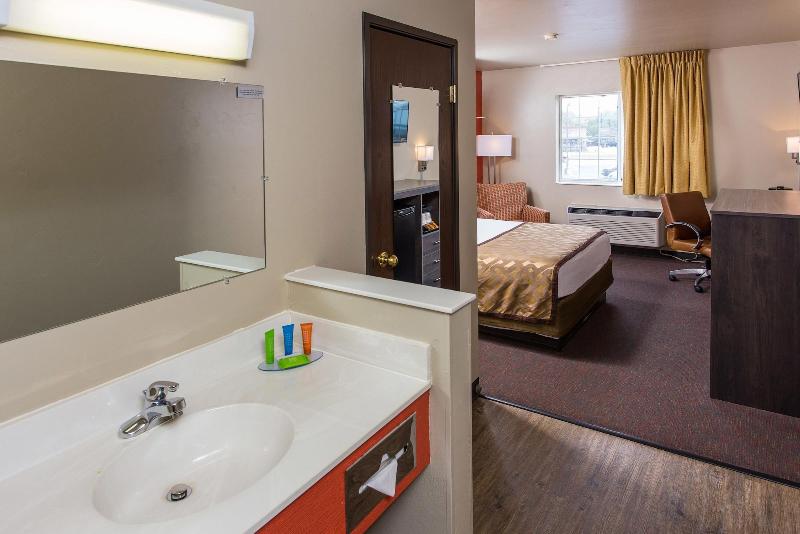 Hotel J Green Bay image