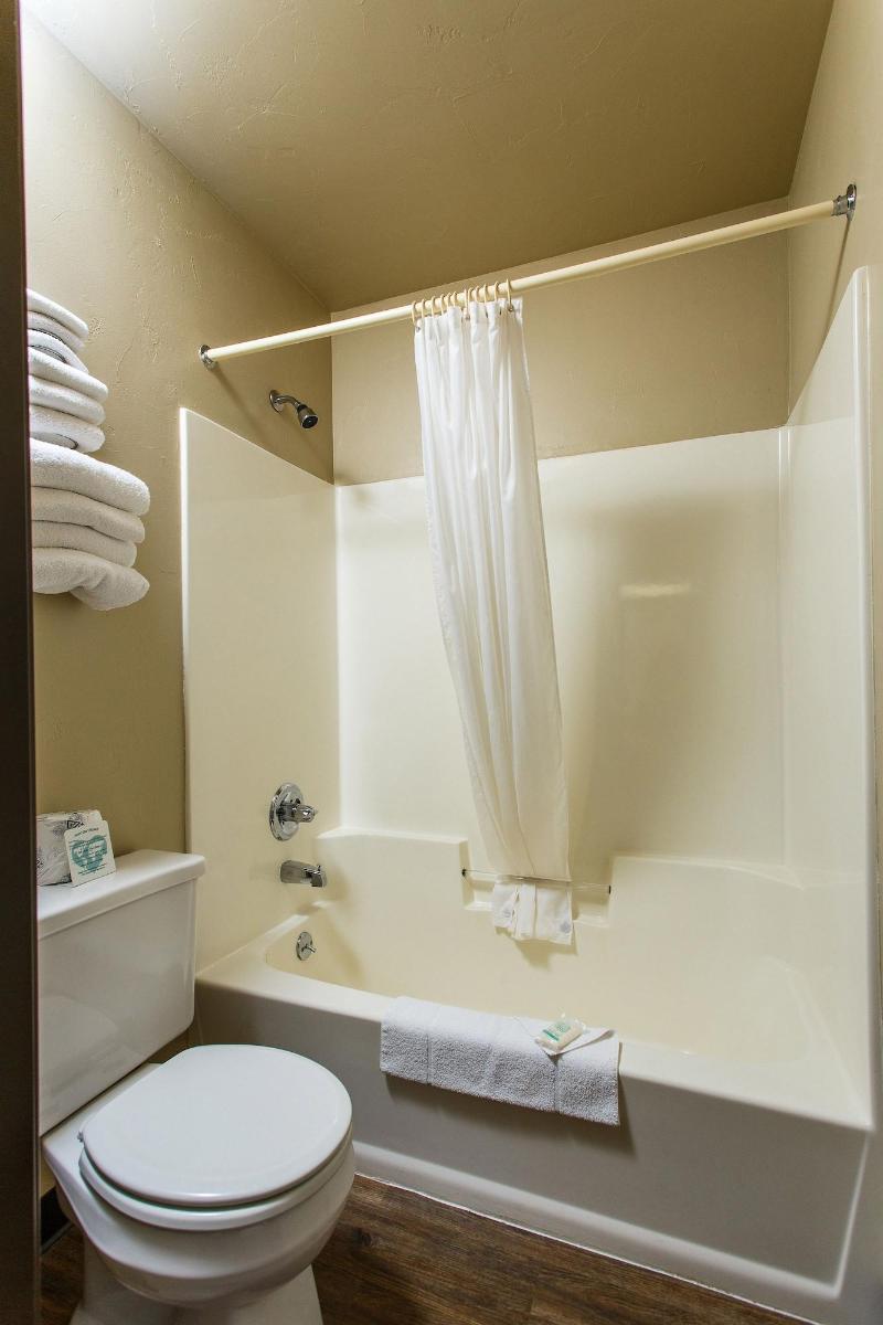 Hotel J Green Bay image