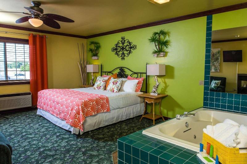 Hotel J Green Bay image