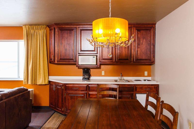 Hotel J Green Bay image