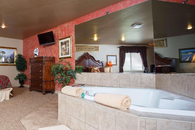 Hotel J Green Bay image
