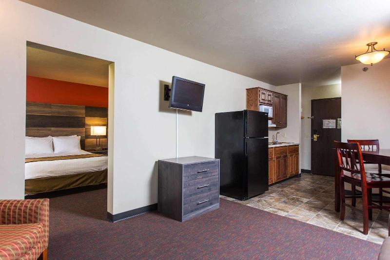 Hotel J Green Bay image
