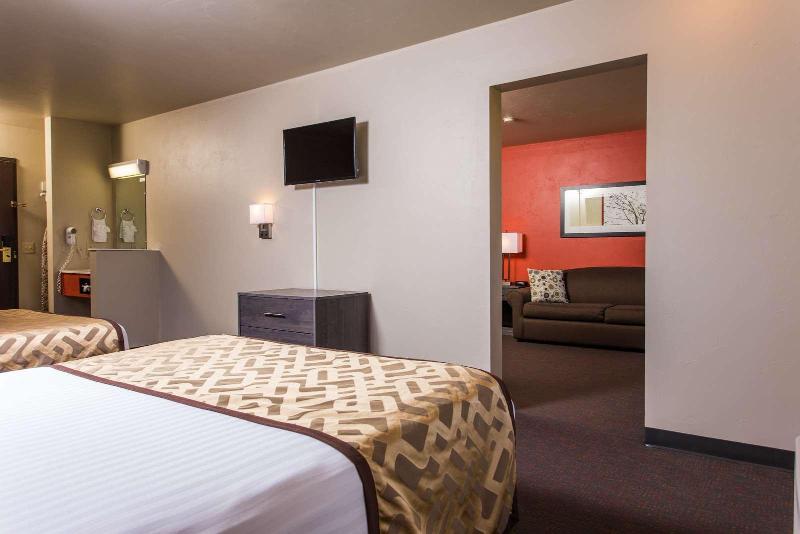 Hotel J Green Bay image