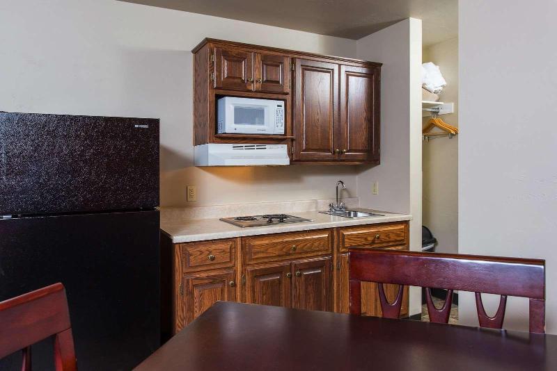 Hotel J Green Bay image