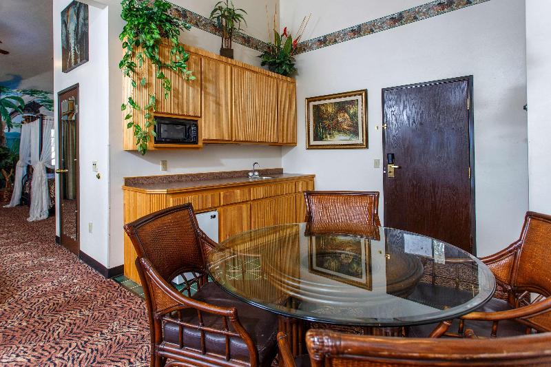 Hotel J Green Bay image