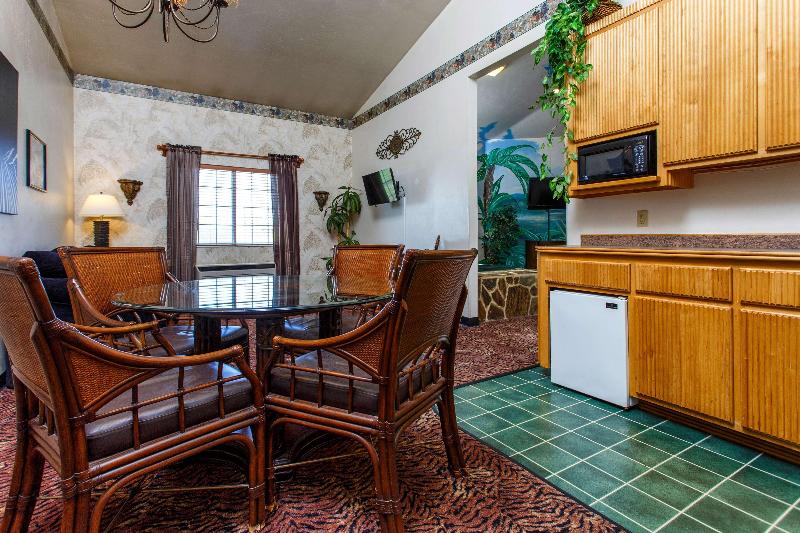 Hotel J Green Bay image