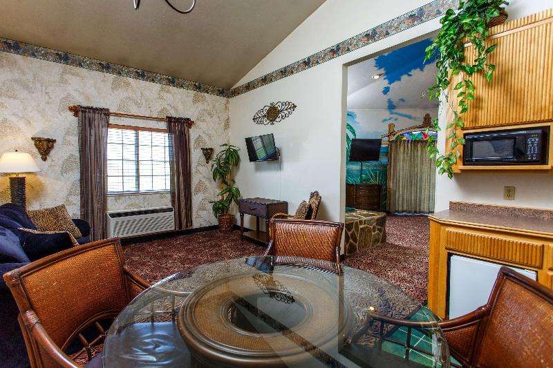 Hotel J Green Bay image