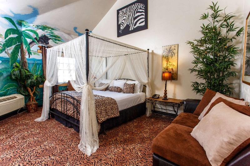 Hotel J Green Bay image