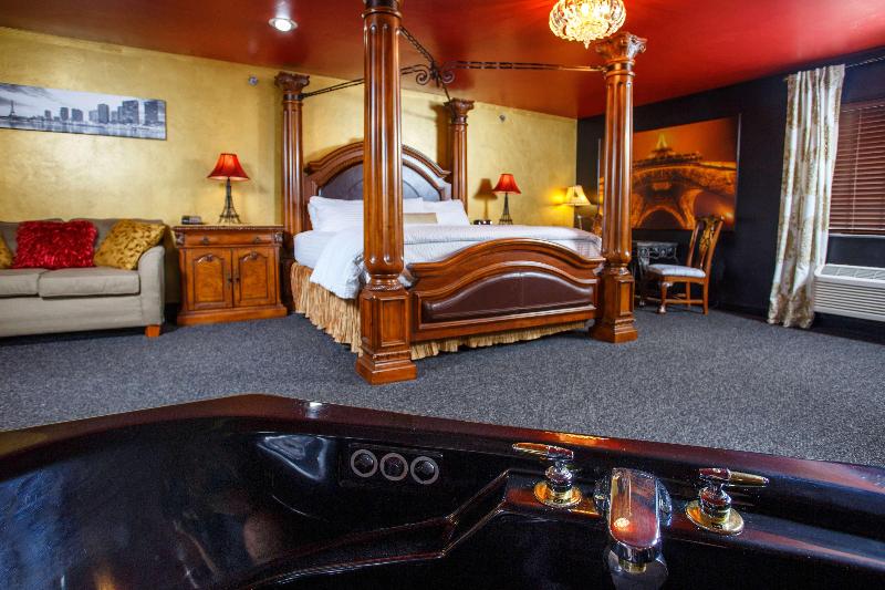 Hotel J Green Bay image