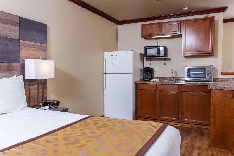 Hotel J Green Bay image