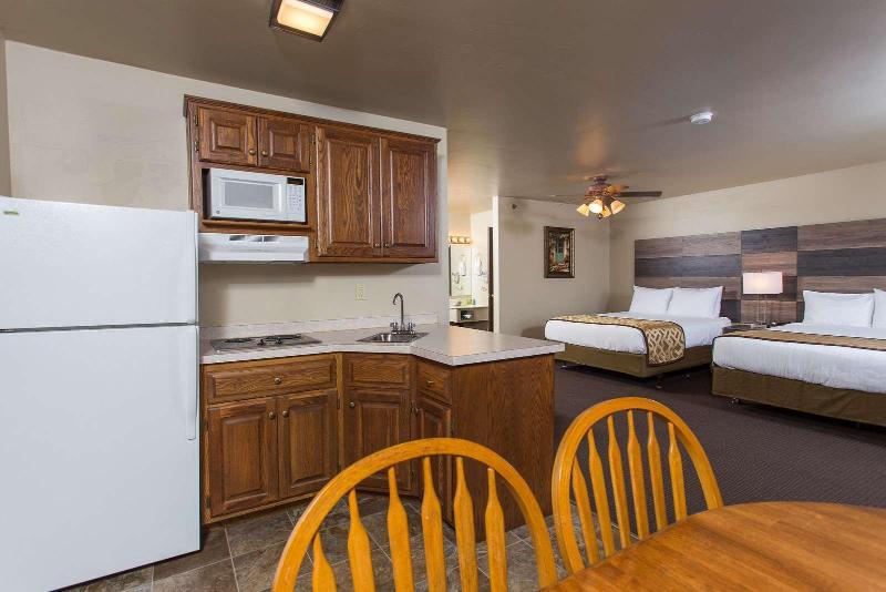 Hotel J Green Bay image