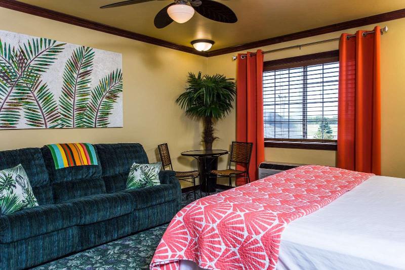 Hotel J Green Bay image