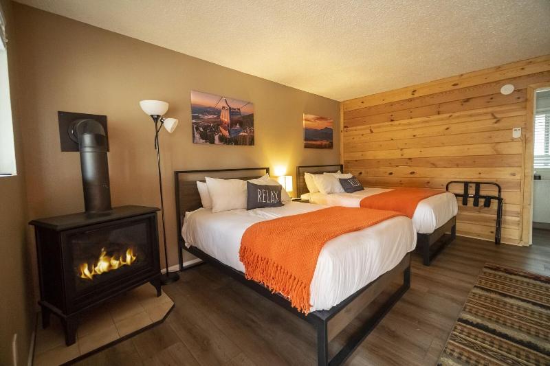 Ski Lift Lodge & Cabins