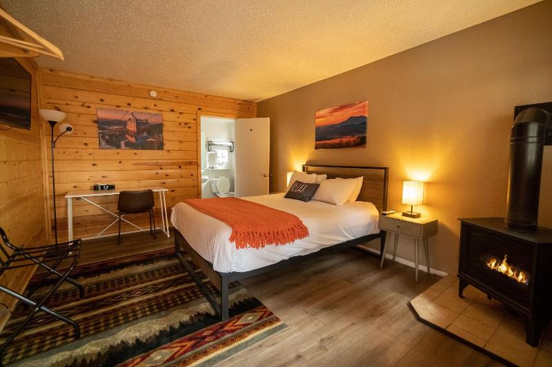 Ski Lift Lodge & Cabins