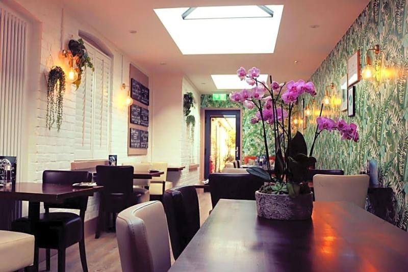 The Oyster Smack Inn image