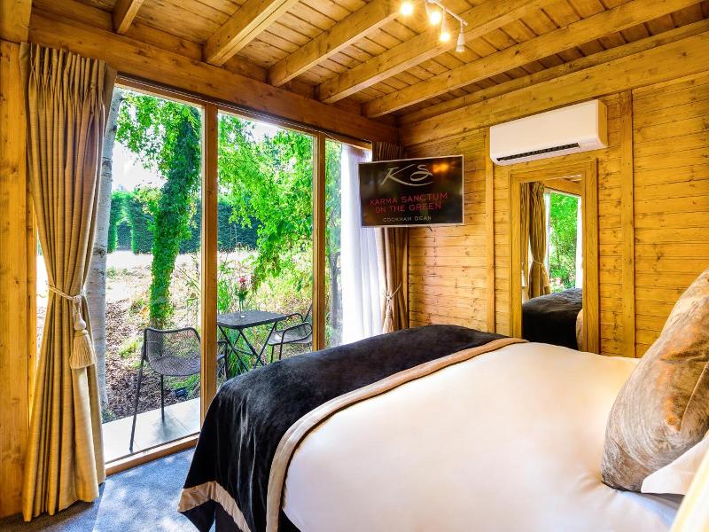 Karma Sanctum On The Green Hotel image