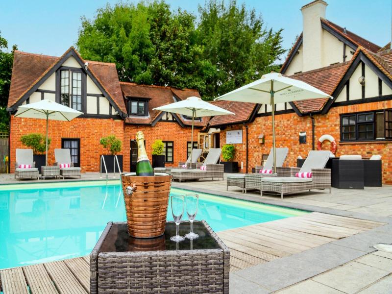 Karma Sanctum On The Green Hotel image