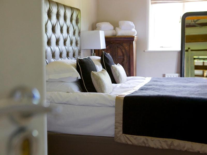 Karma Sanctum On The Green Hotel image