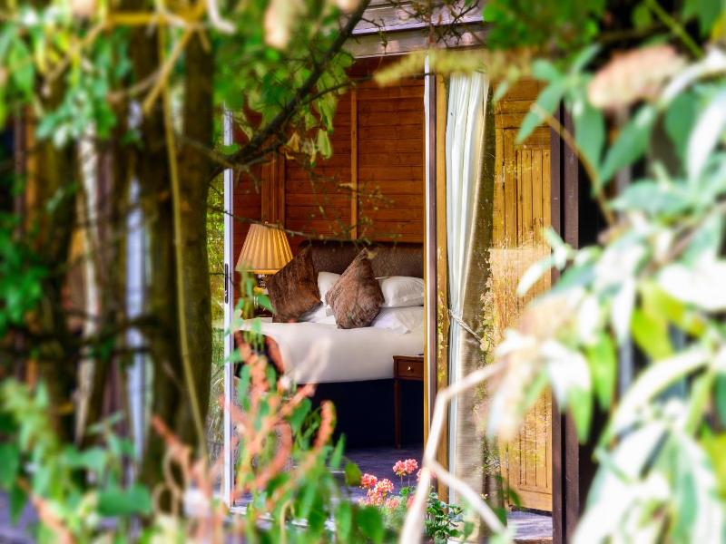 Karma Sanctum On The Green Hotel image