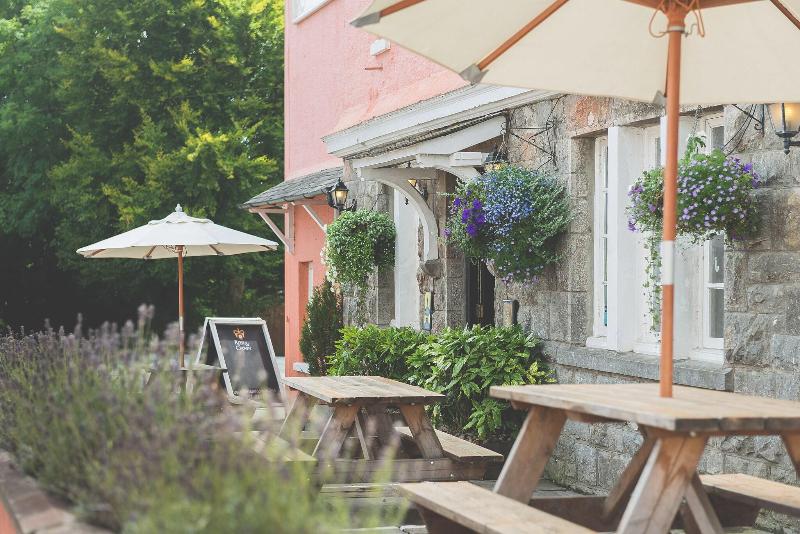 Rose & Crown image