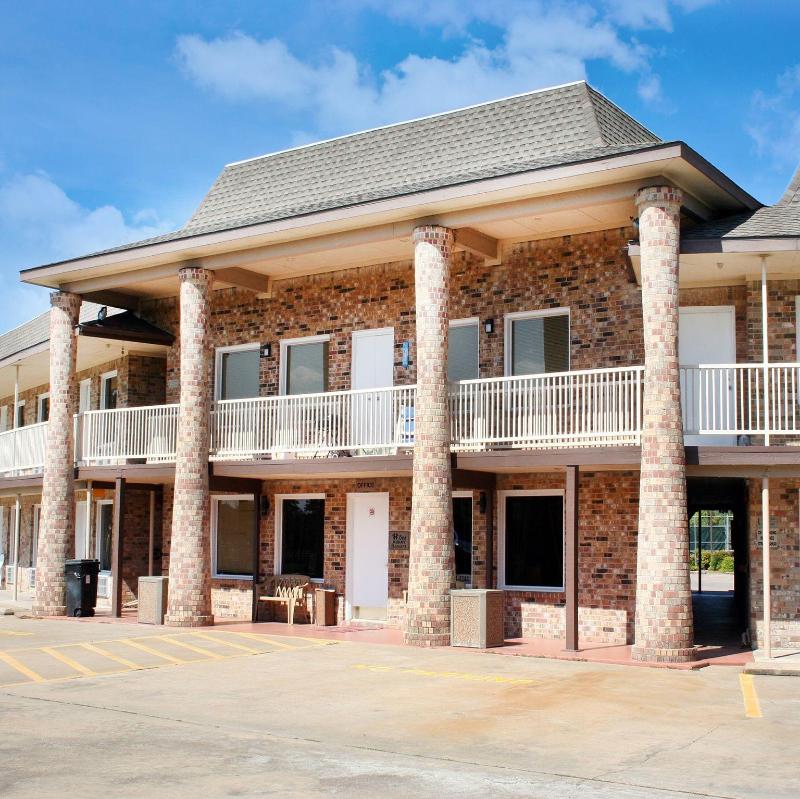 Lakeview Hotel image