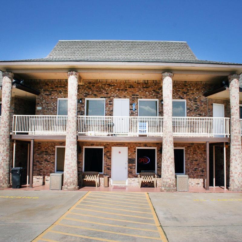 Lakeview Hotel image