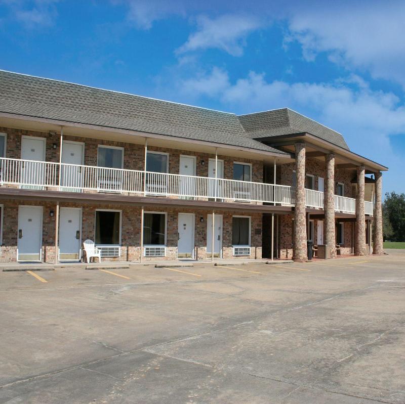 Lakeview Hotel image