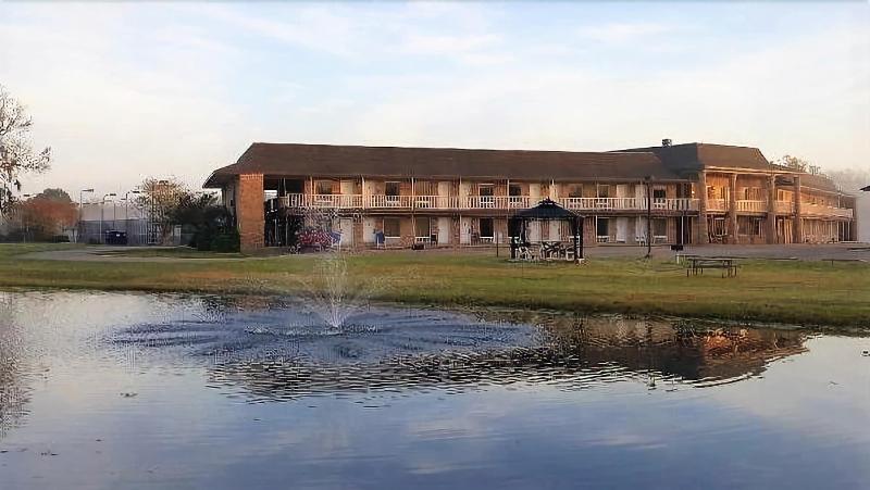 Lakeview Hotel image