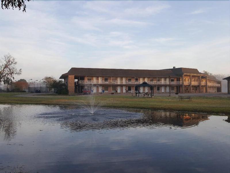 Lakeview Hotel image