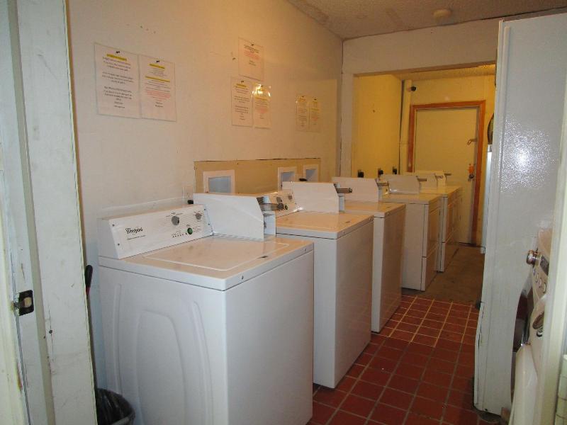 Lakeview Hotel image