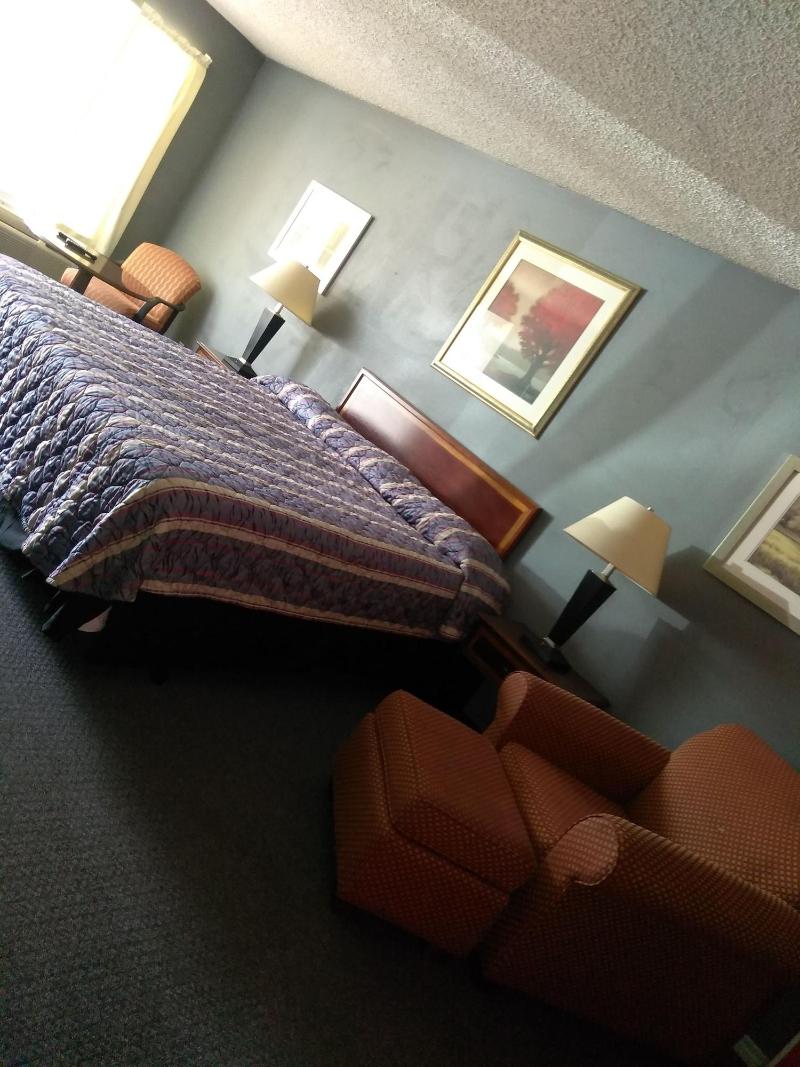 Lakeview Hotel image
