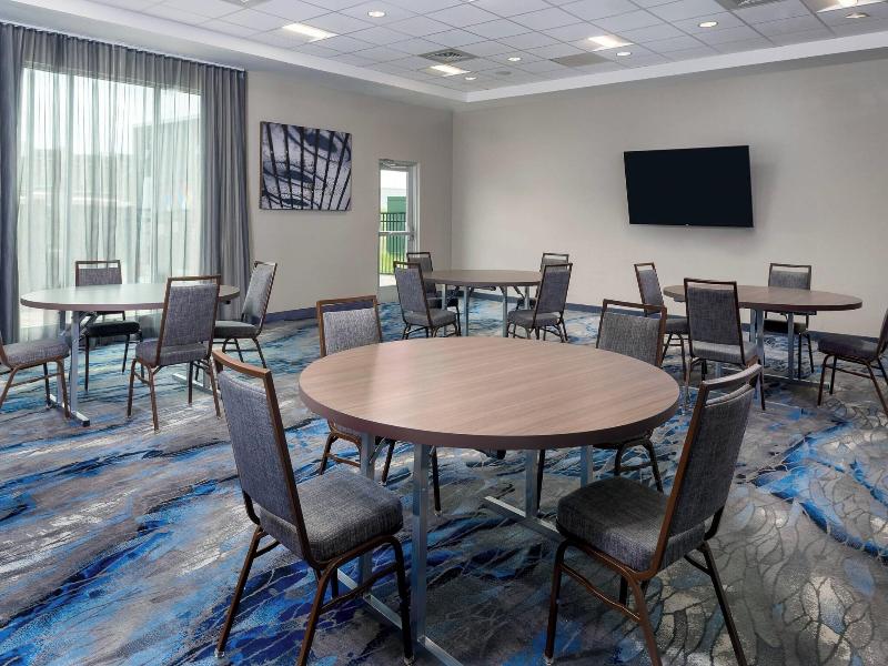 Fairfield Inn & Suites by Marriott Charlotte Monro image