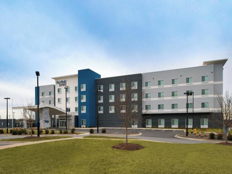 Fairfield Inn & Suites by Marriott Charlotte North image