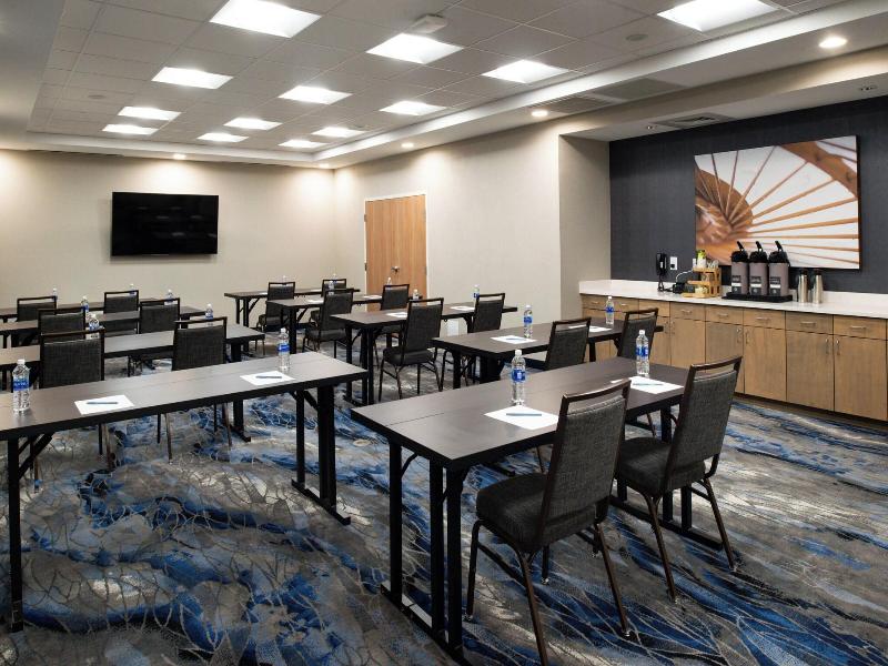 Fairfield Inn & Suites by Marriott Charlotte North image