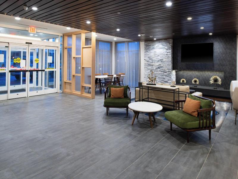 Fairfield Inn & Suites by Marriott Charlotte North image